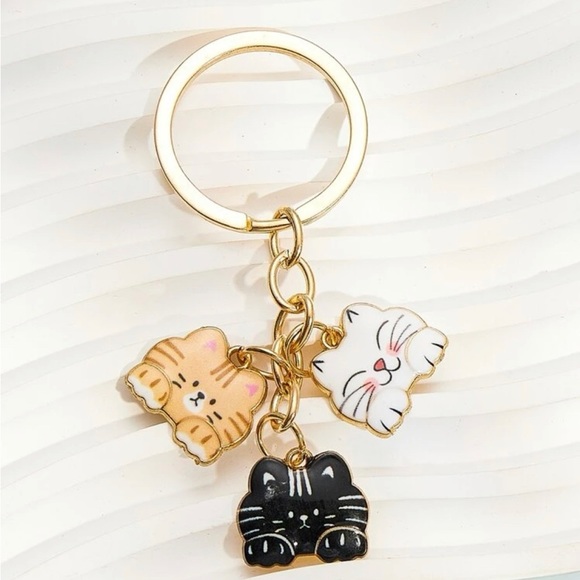 NWT Three Cat Keychain - Picture 2 of 3